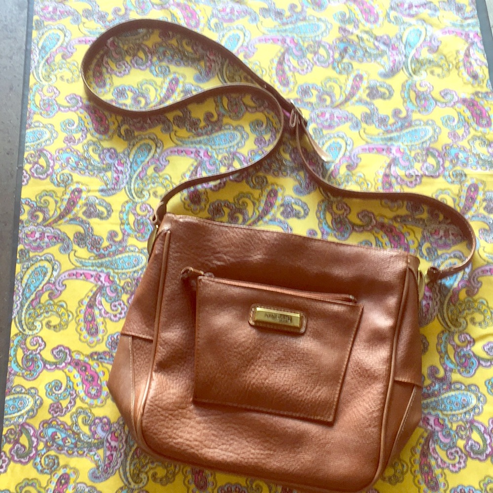 Simbari leather crossbody